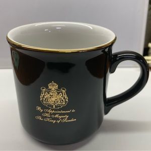 Vintage Sweden Coat of Arm" Sweden Souvenir Gevalia Kaffee Cup/Mug w/ Golf